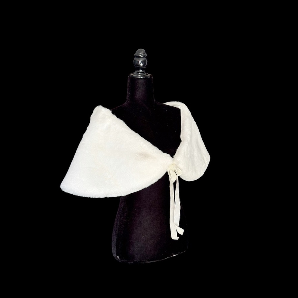 Elegant White Faux Fur Wrap